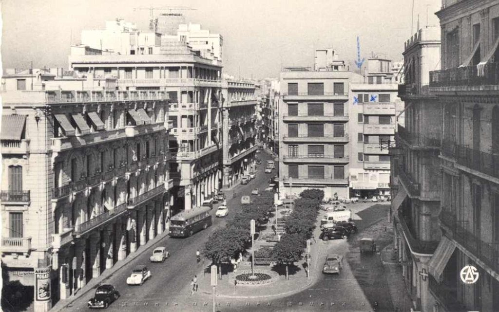 ORAN PLACE DES VICTOIRES.JPG